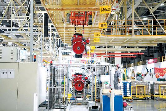 北京福田康明斯发动机公司的发动机生产线,采用现代化数字工厂运营